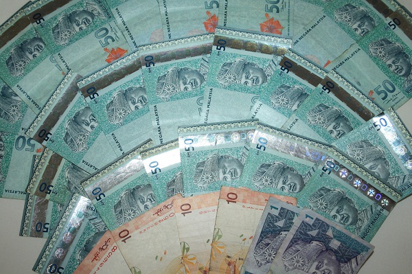 деньги в малайзии